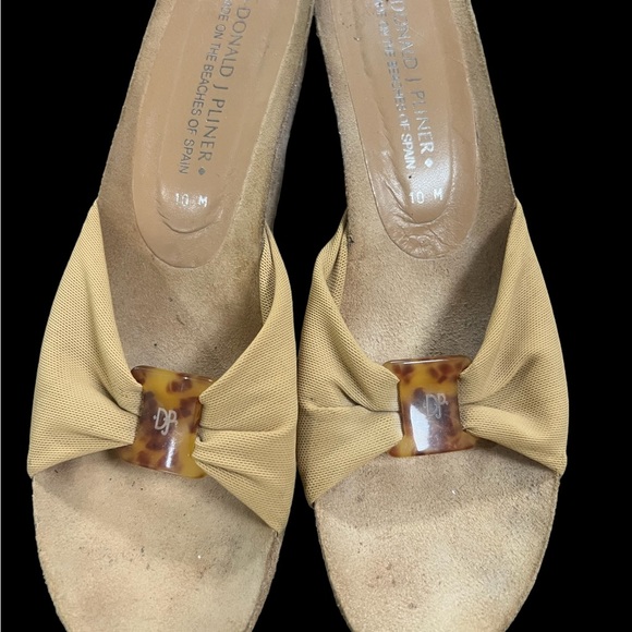 Donald J Pliner Sandals - Picture 2 of 5